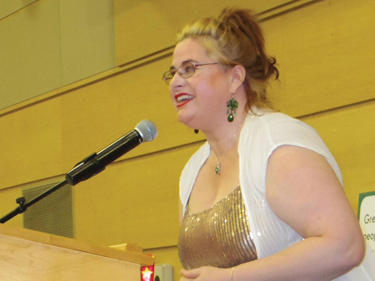 Marla Simpson receives the 2016 Arnie Spahn Community Service Award